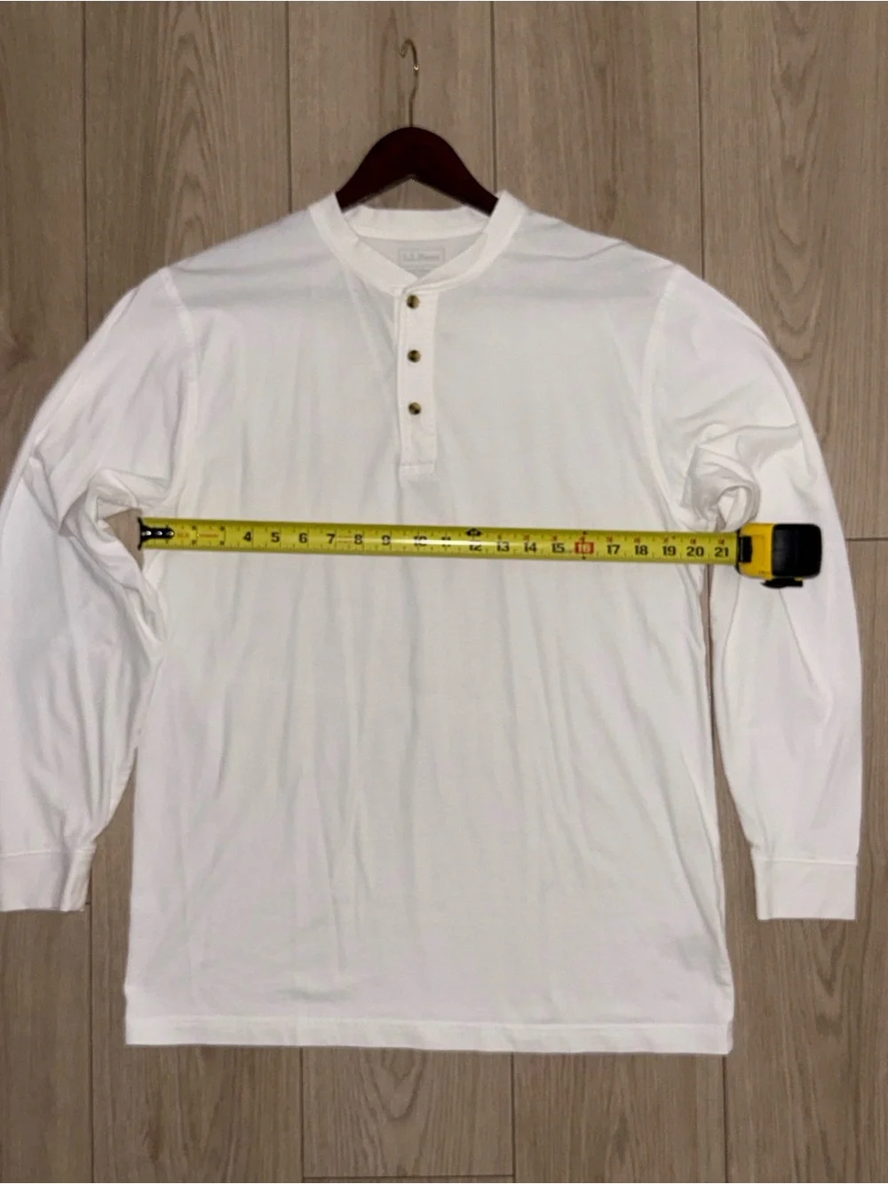 LL Bean Mens M Tall Carefree Unshrinkable Tee Traditional Fit L-Sleeve Henley